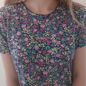 dainty navy blue floral tshirt